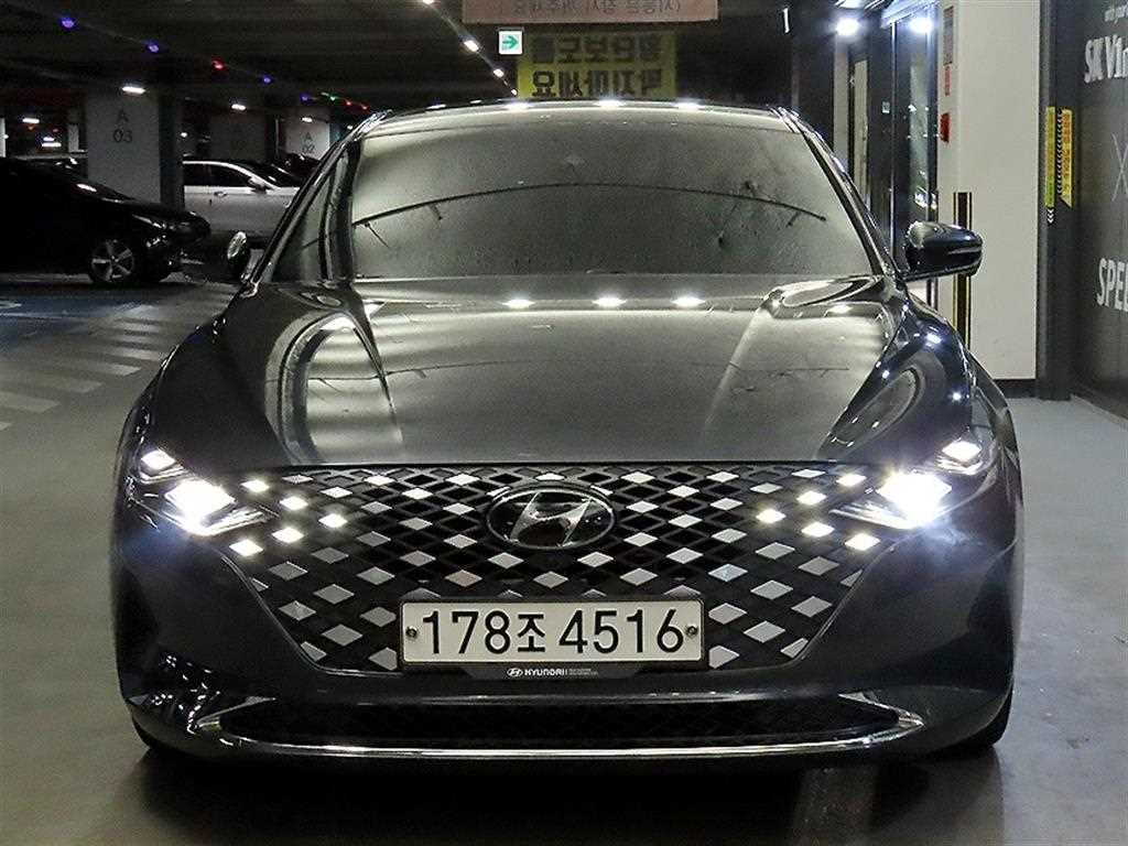 HYUNDAI Grandeur - Vista 2