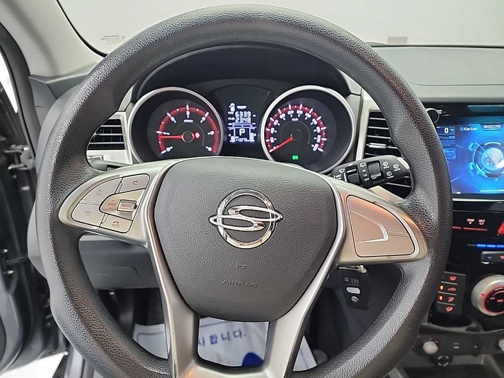 Ssangyong Tivoli - Vista 9