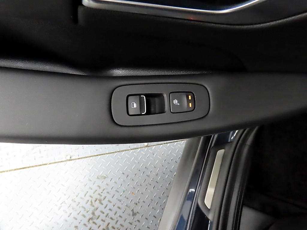 HYUNDAI Sonata - Vista 12