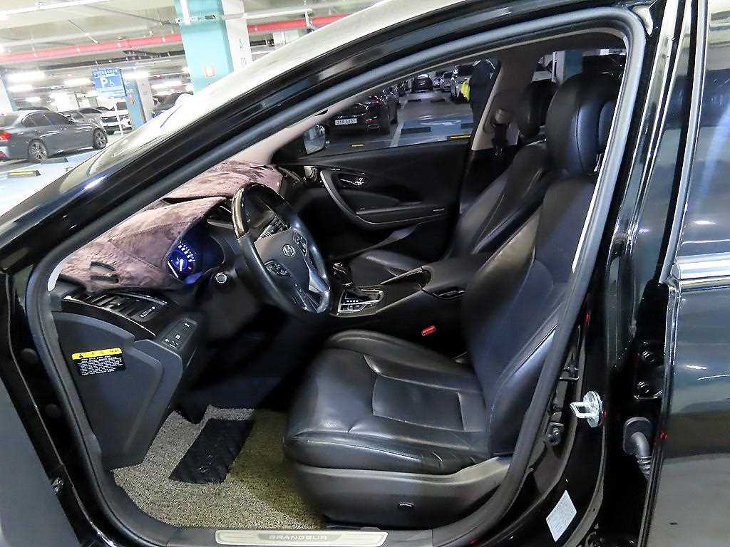 HYUNDAI Grandeur - Vista 6