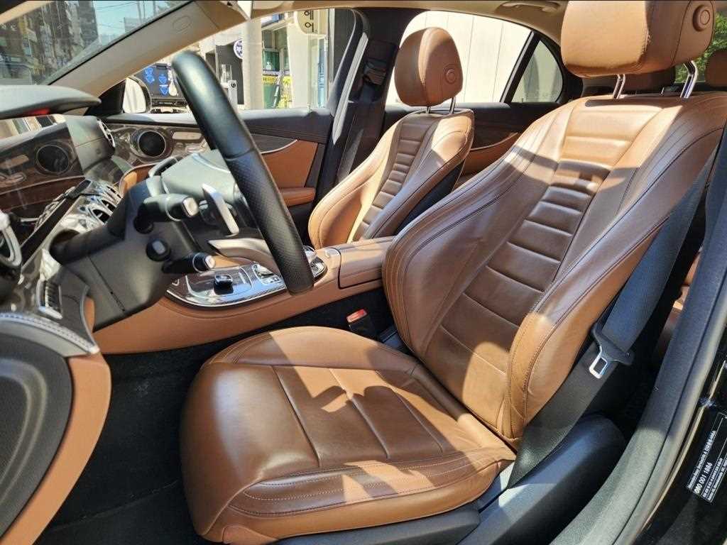 Mercedes Benz E class - Vista 4