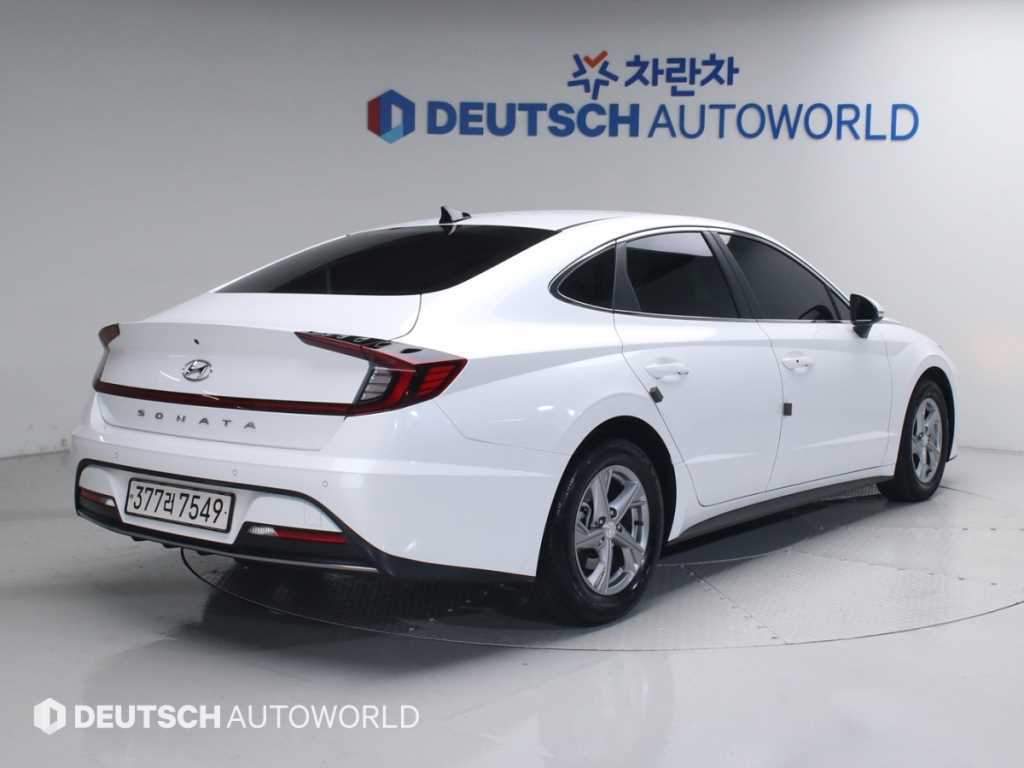 HYUNDAI Sonata - Vista 2