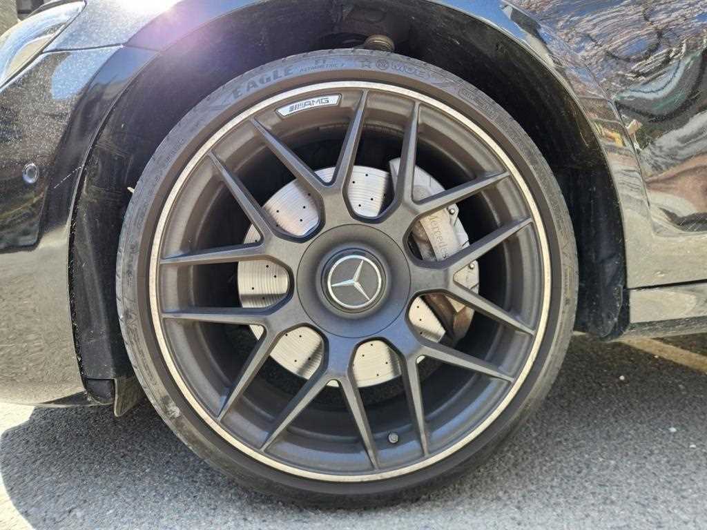 Mercedes Benz E class - Vista 5