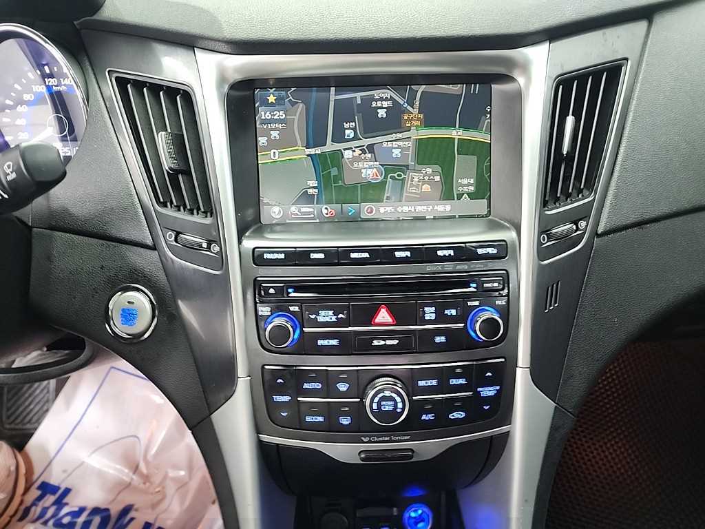 HYUNDAI Sonata - Vista 10