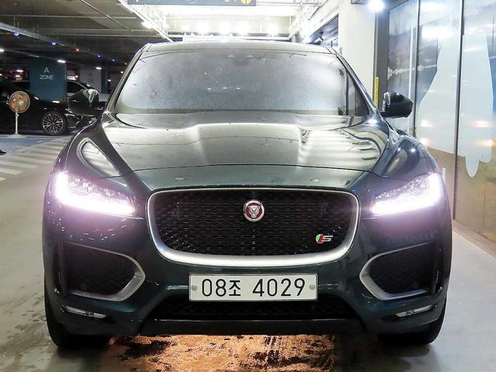 Jaguar F-PACE - Vista 2