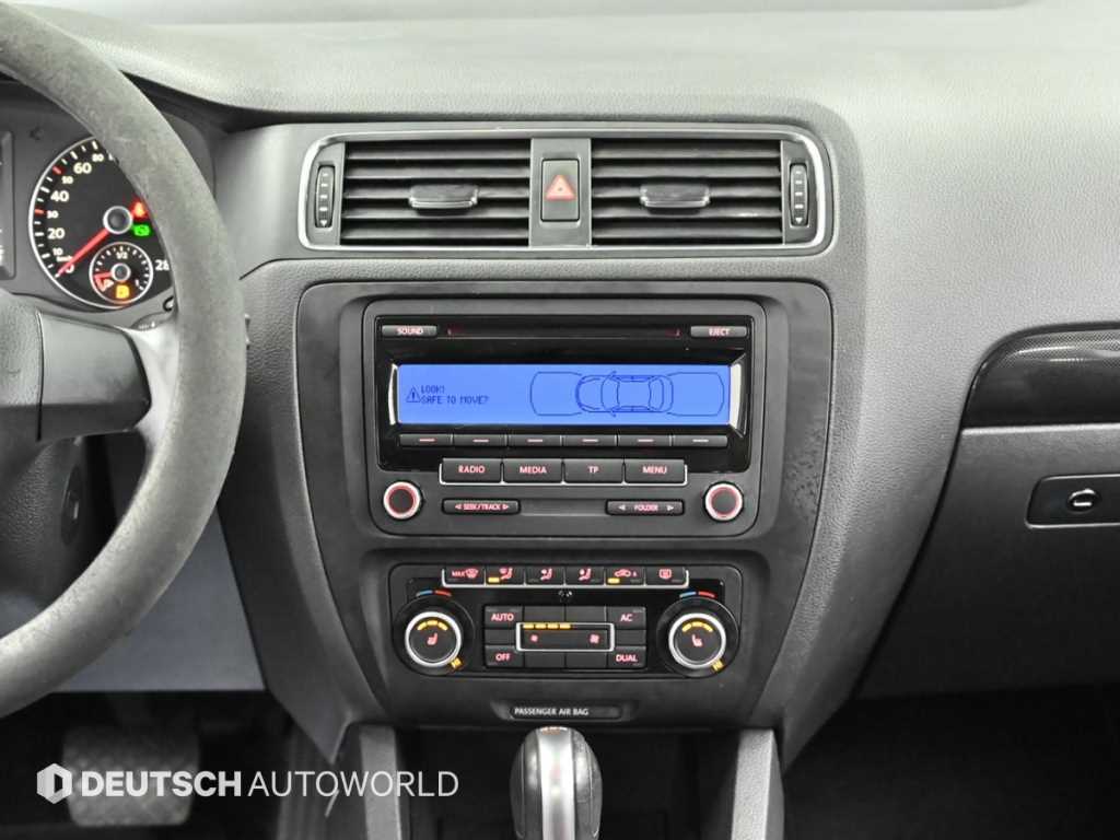 Volkswagen Jetta 2011 Plateado - Importación desde Corea - HF Imports Iquique - Foto 14