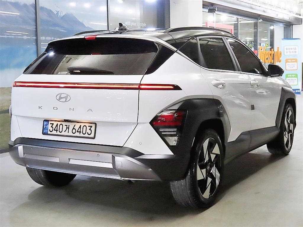 HYUNDAI Kona - Vista 4