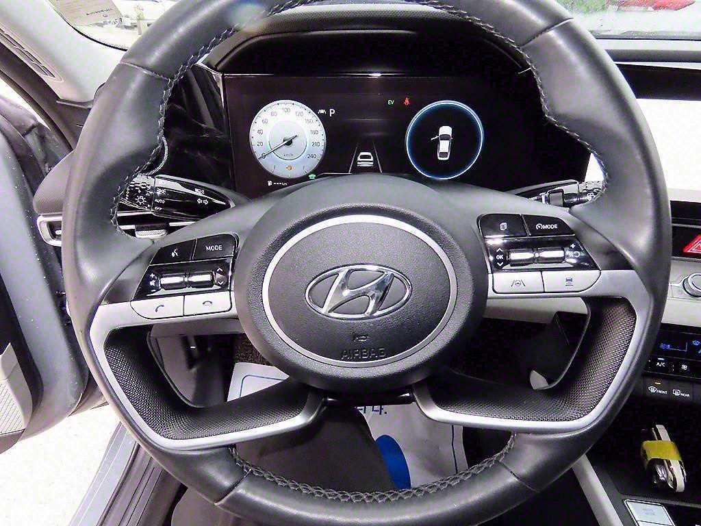 HYUNDAI Avante - Vista 8