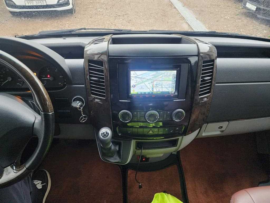 Mercedes Benz Sprinter 2017 Negro - Importación desde Corea - HF Imports Iquique - Foto 17