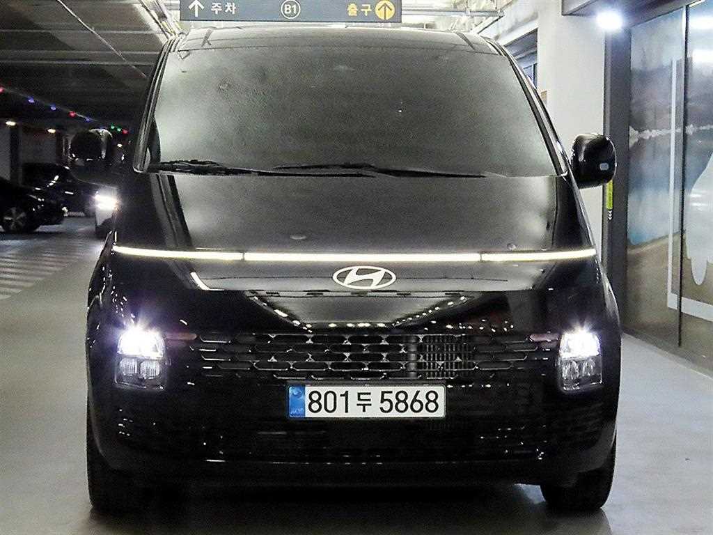 HYUNDAI Staria - Vista 2