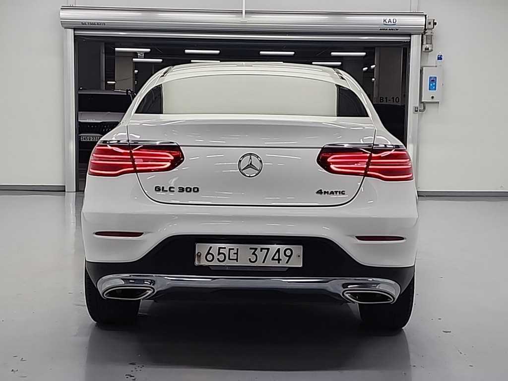 Mercedes Benz GLC Class - Vista 3