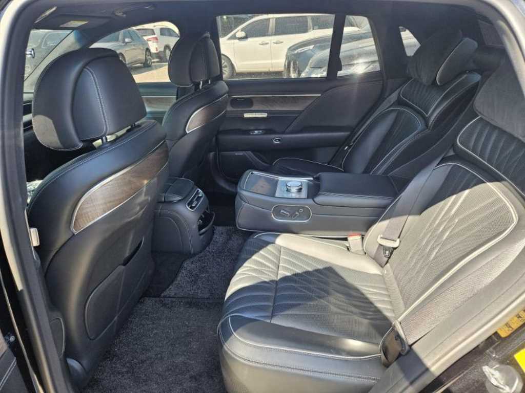 Genesis G90 - Vista 4