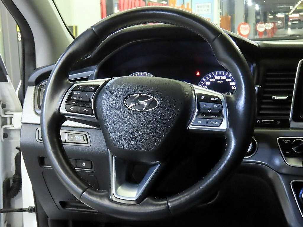 HYUNDAI Sonata - Vista 8