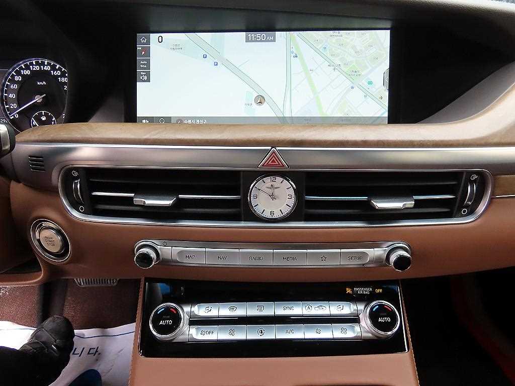 Genesis G90 - Vista 12