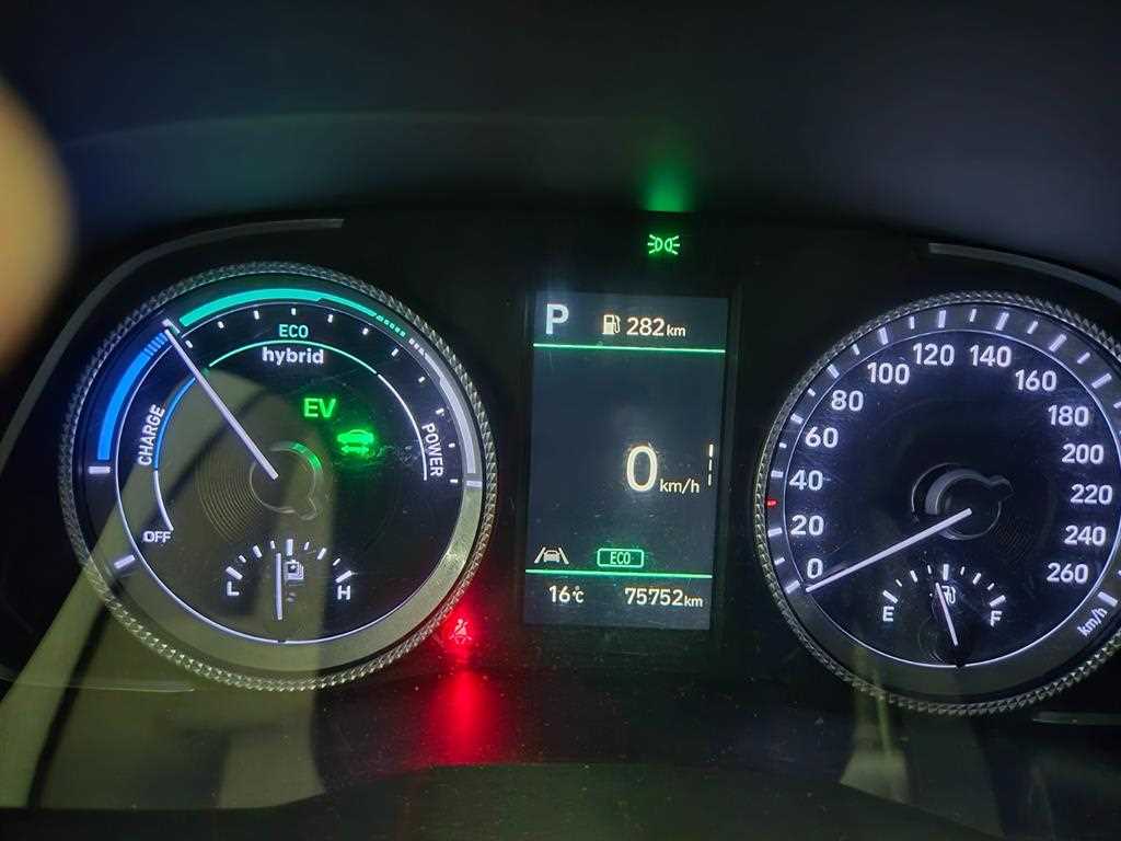 HYUNDAI Sonata - Vista 6