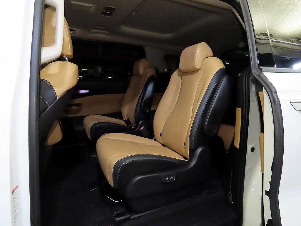 KIA Carnival - Vista 7