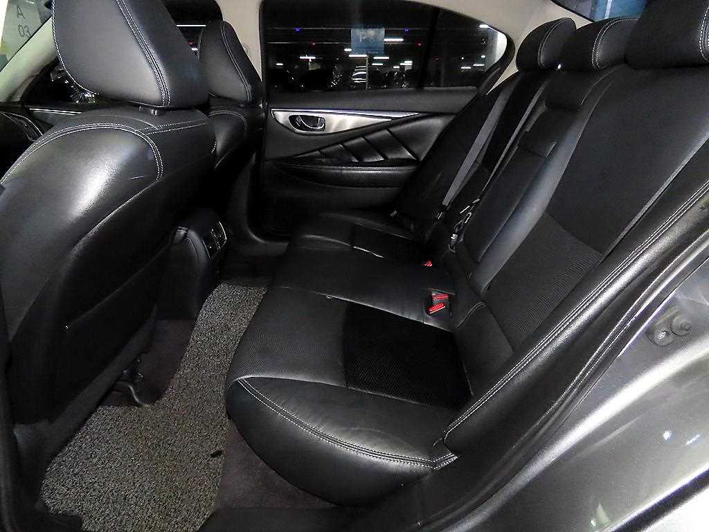 Infiniti Q - Vista 7