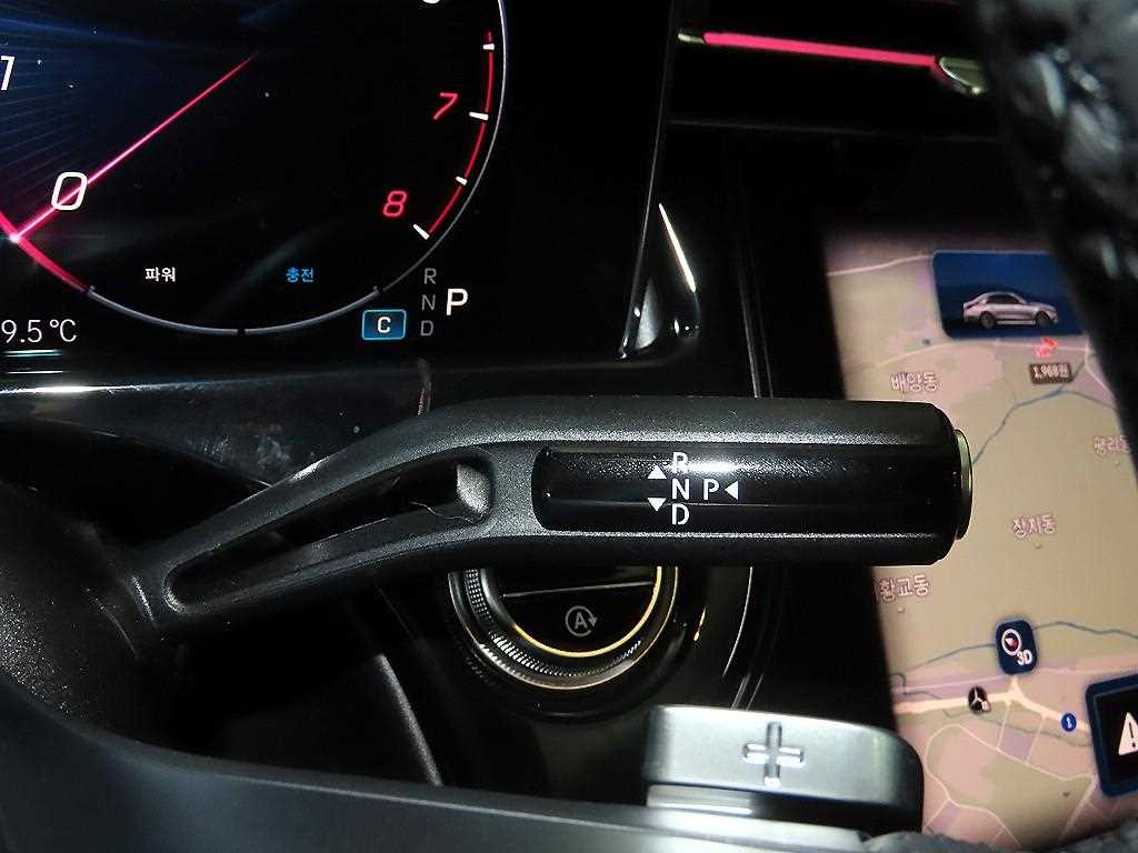 Mercedes Benz E class - Vista 12