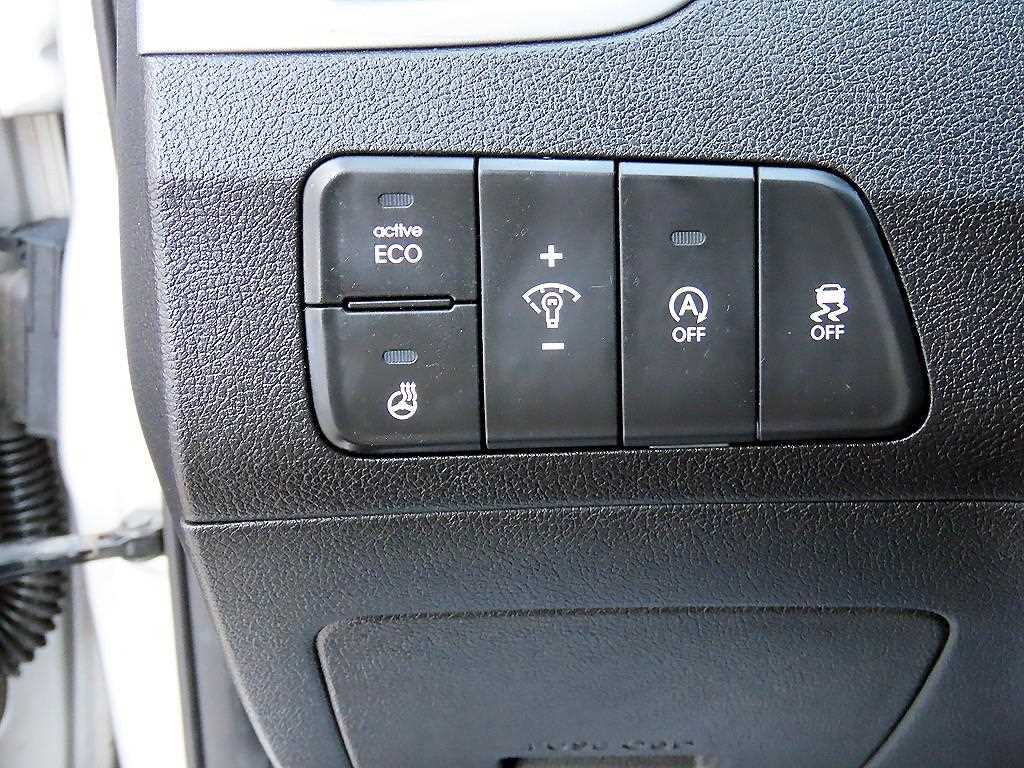 HYUNDAI Avante - Vista 12