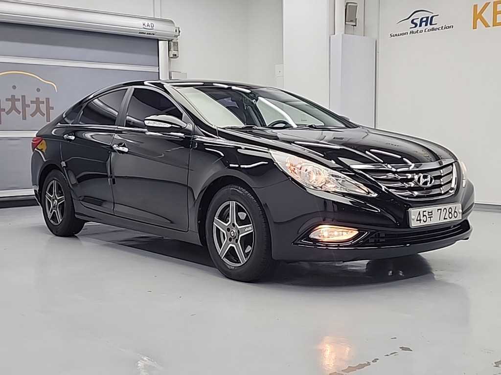 HYUNDAI Sonata - Vista 4