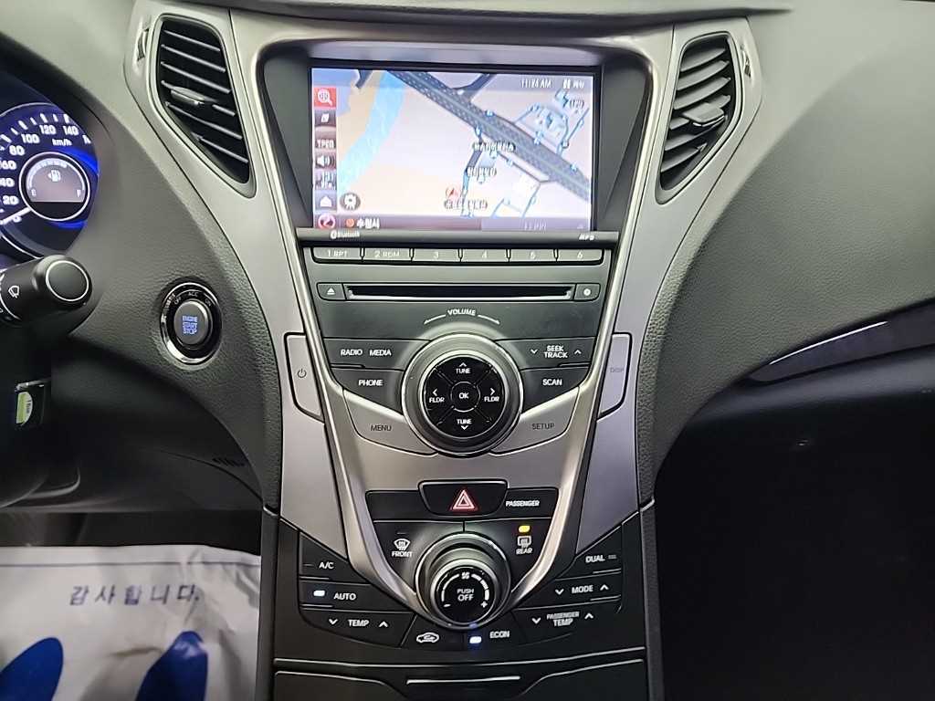 HYUNDAI Grandeur - Vista 8