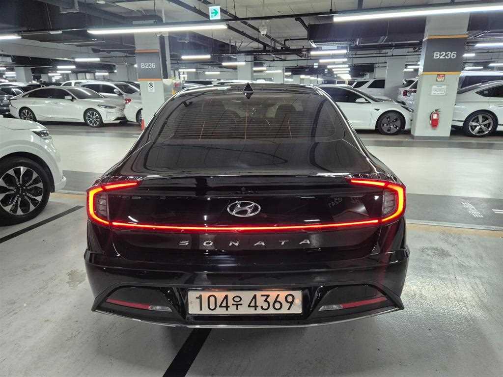 HYUNDAI Sonata - Vista 4