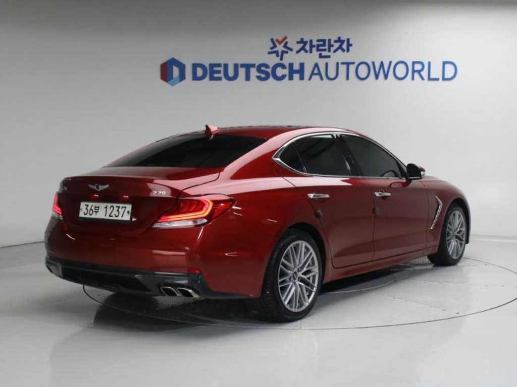 Genesis G70 - Vista 2