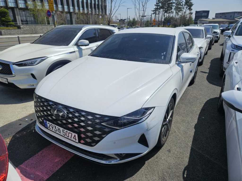 HYUNDAI Grandeur - Vista 2