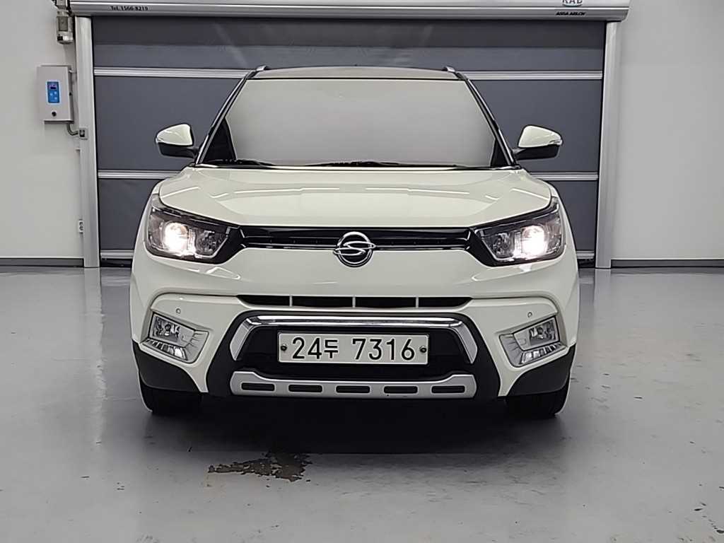 Ssangyong Tivoli - Vista 2