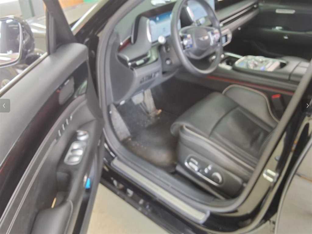 Genesis G90 - Vista 3