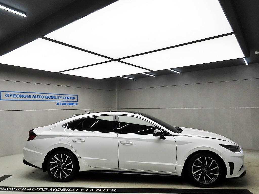 HYUNDAI Sonata - Vista 2