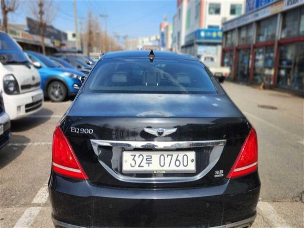 Genesis EQ900 - Vista 4