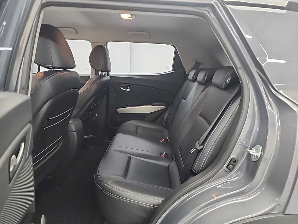 Ssangyong Tivoli - Vista 12