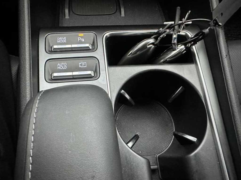 HYUNDAI Sonata - Vista 12