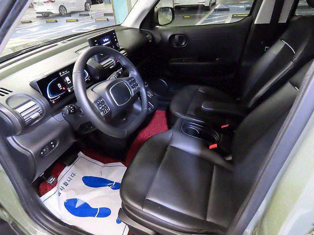 HYUNDAI Casper - Vista 10