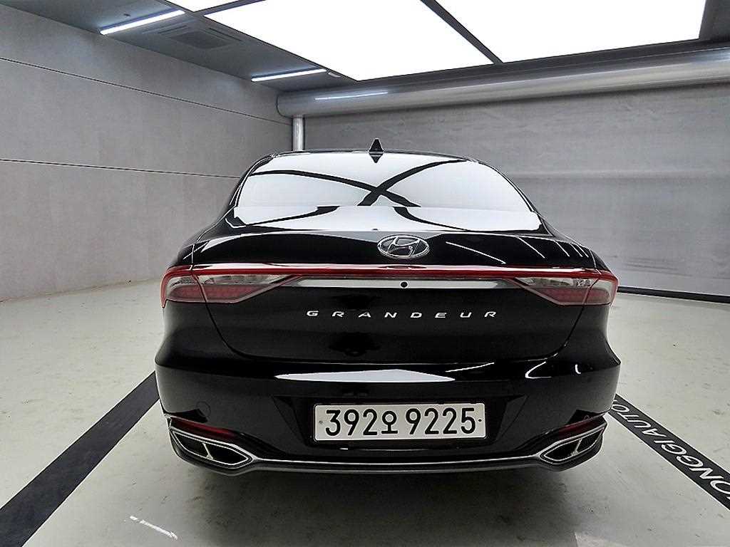 HYUNDAI Grandeur - Vista 3