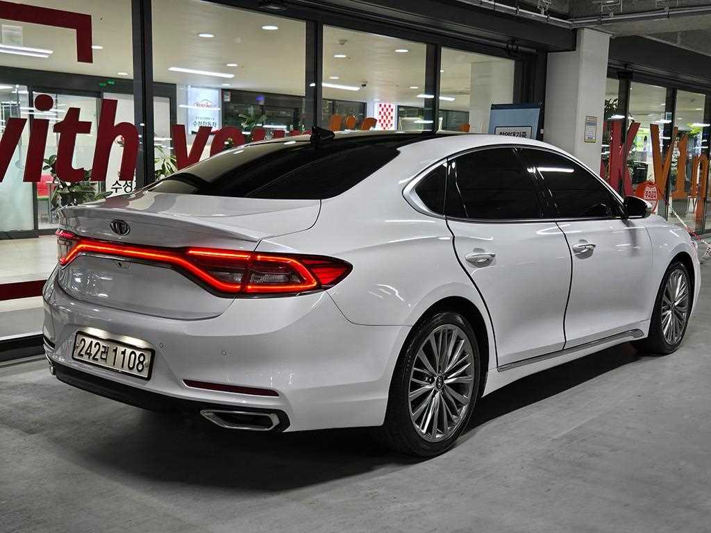HYUNDAI Grandeur - Vista 3