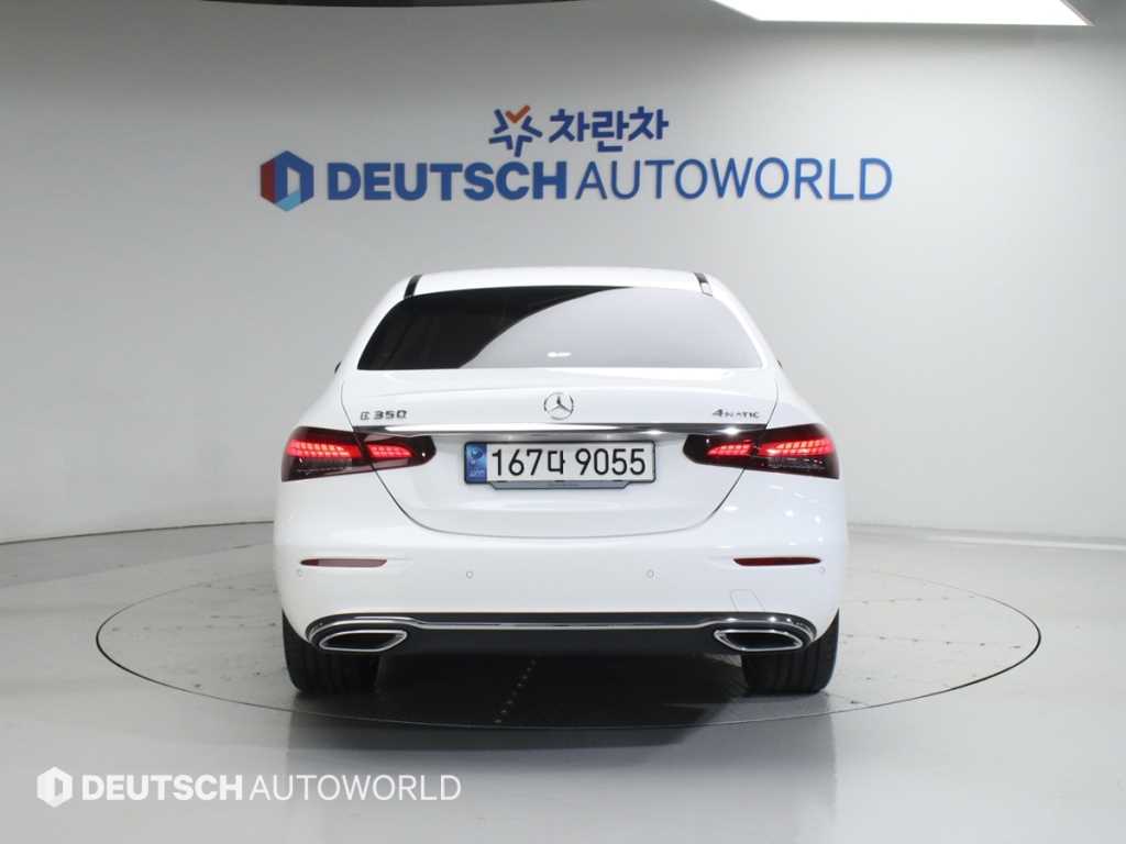 Mercedes Benz E class - Vista 4