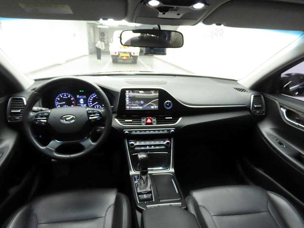 HYUNDAI Grandeur - Vista 6