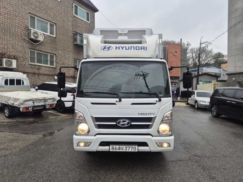 medium and large cargo truck - Vista 2