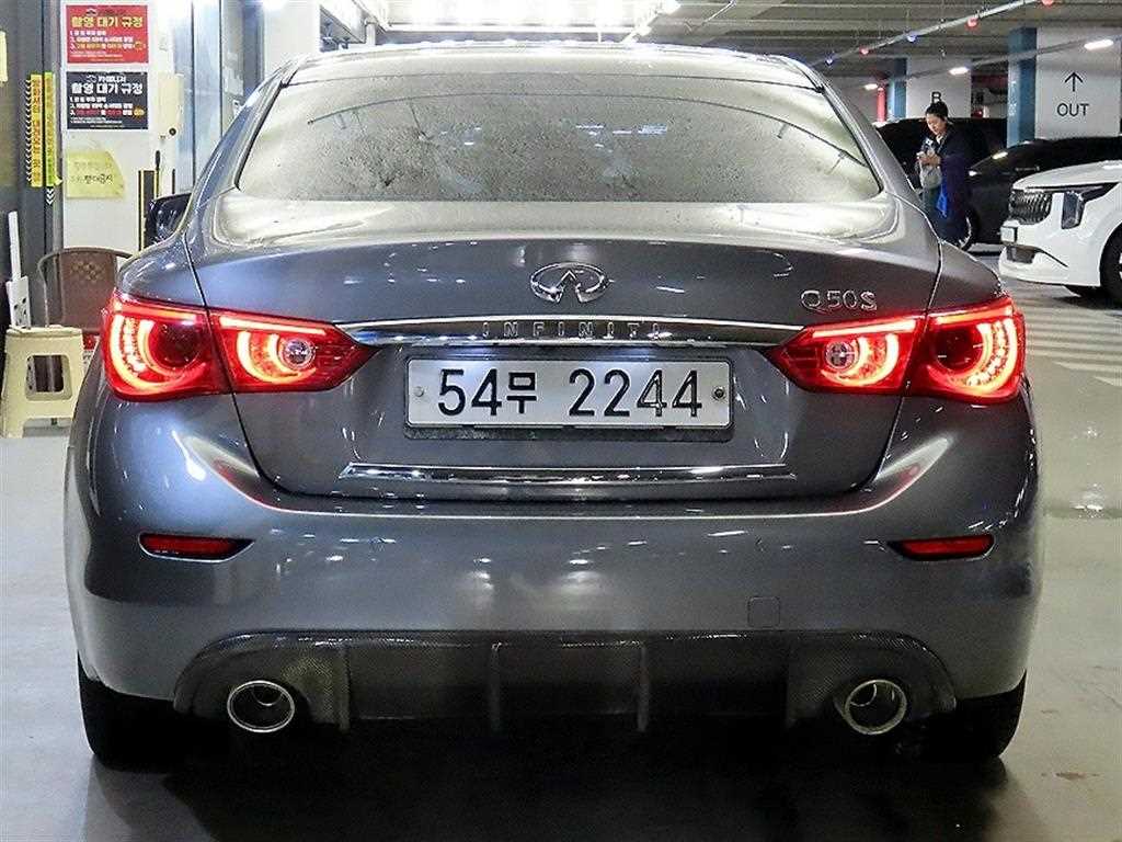 Infiniti Q - Vista 5