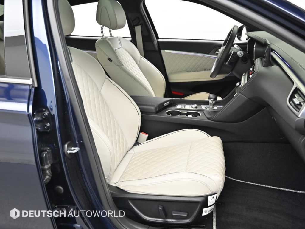 Genesis G70 - Vista 10