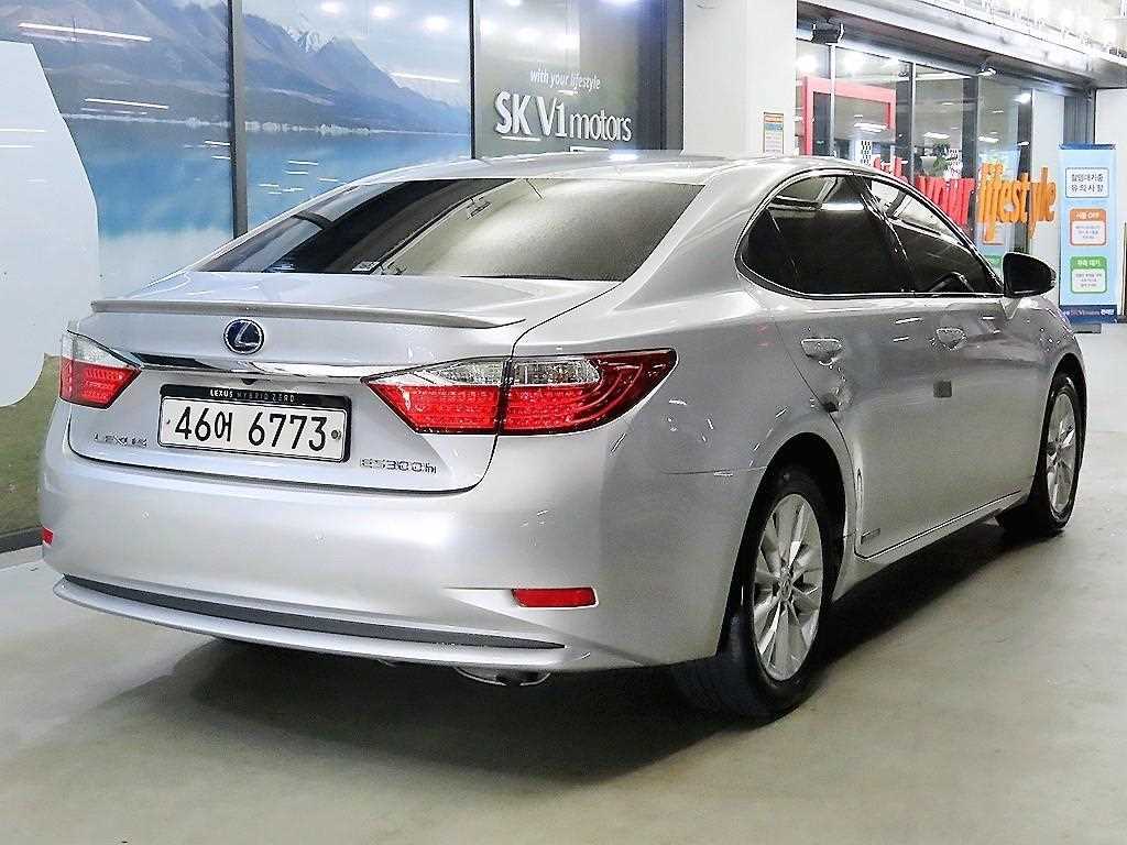 Lexus ES - Vista 4