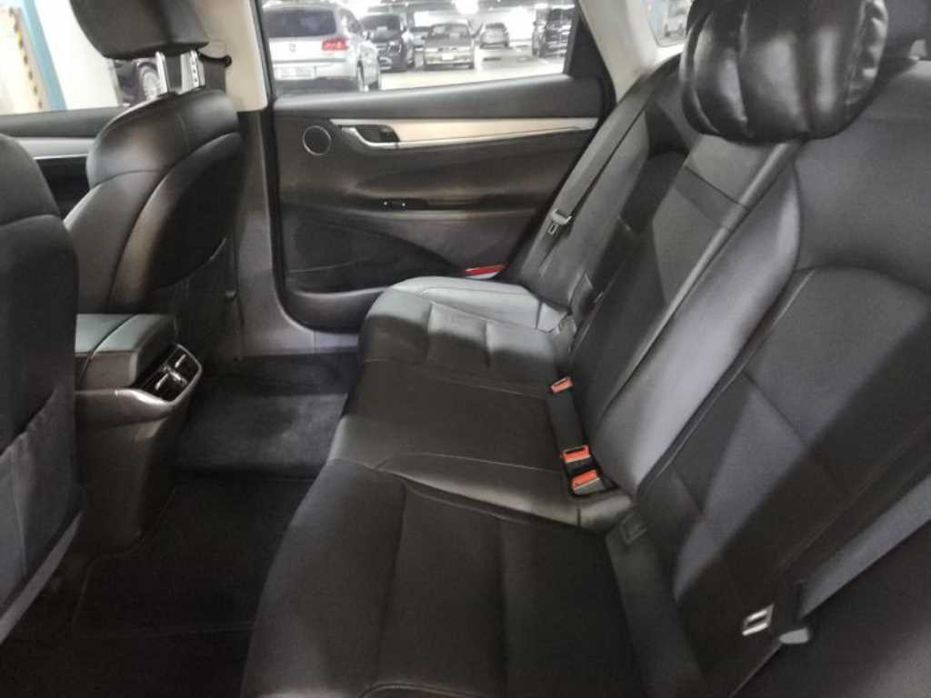 HYUNDAI Grandeur - Vista 7
