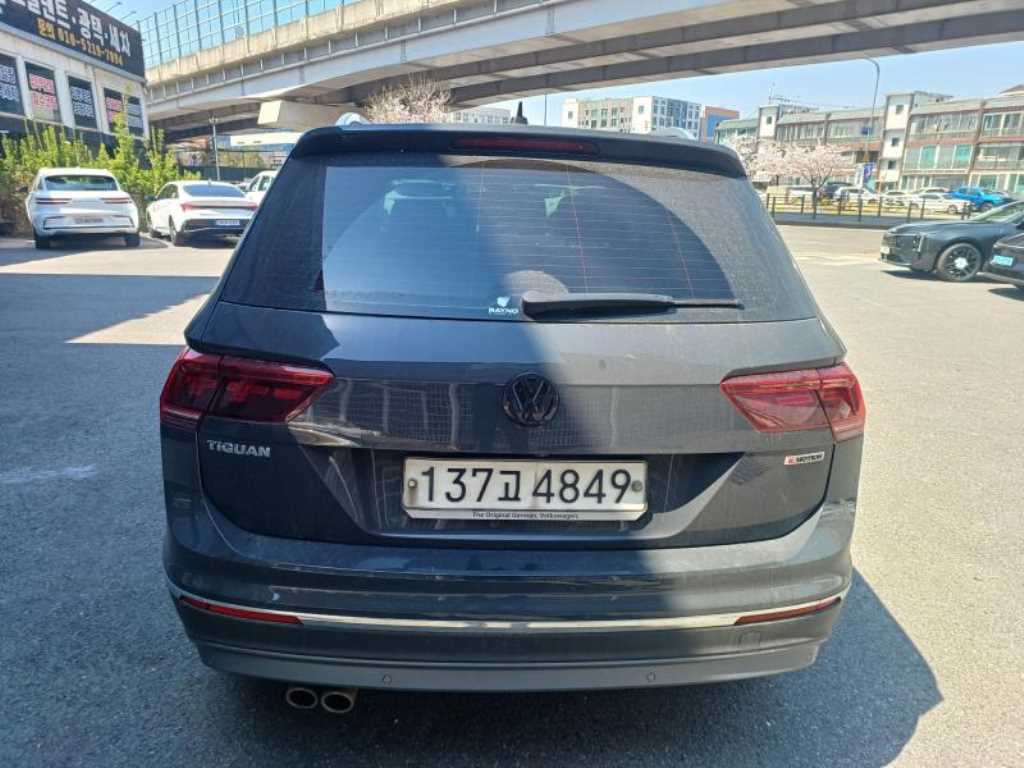 Volkswagen Tiguan - Vista 5