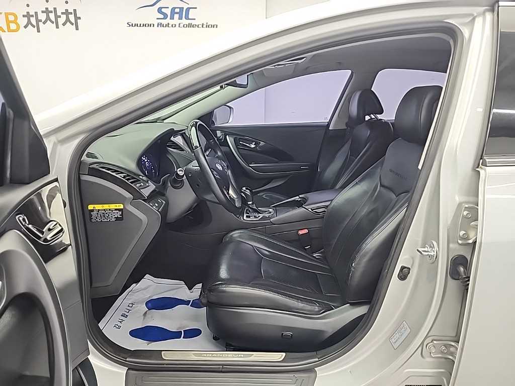 HYUNDAI Grandeur - Vista 11