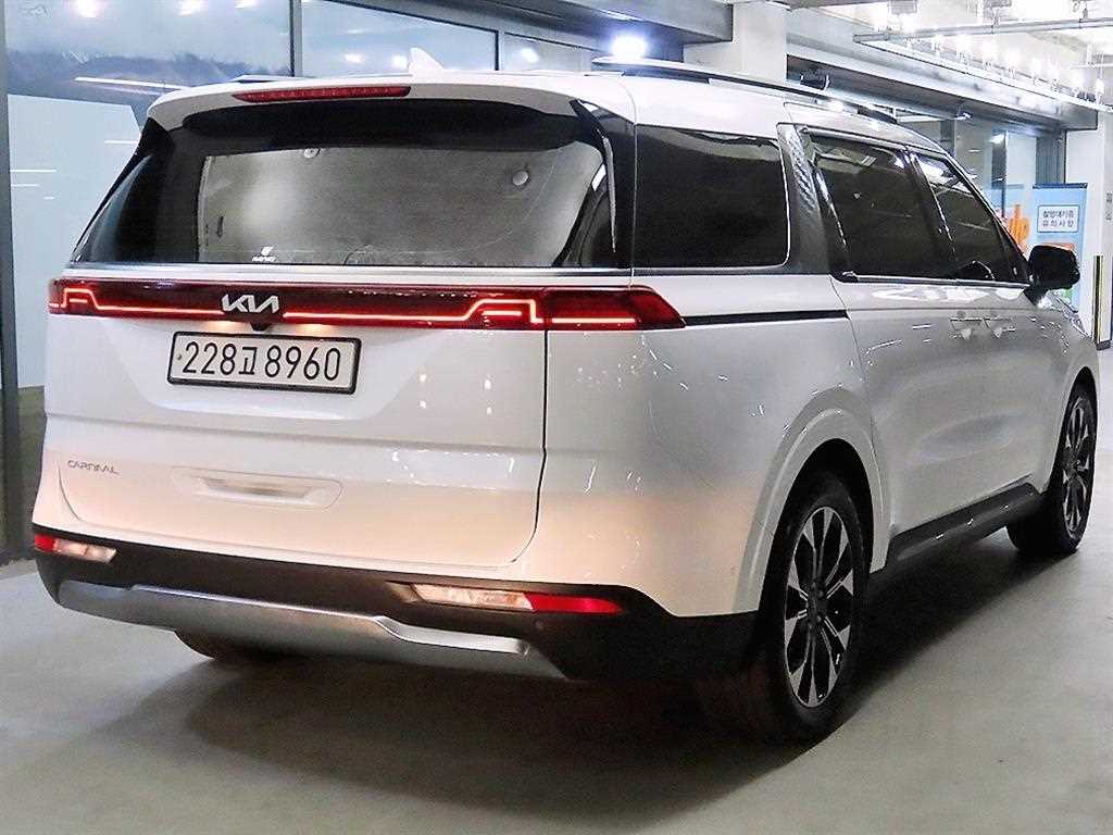 KIA Carnival - Vista 4