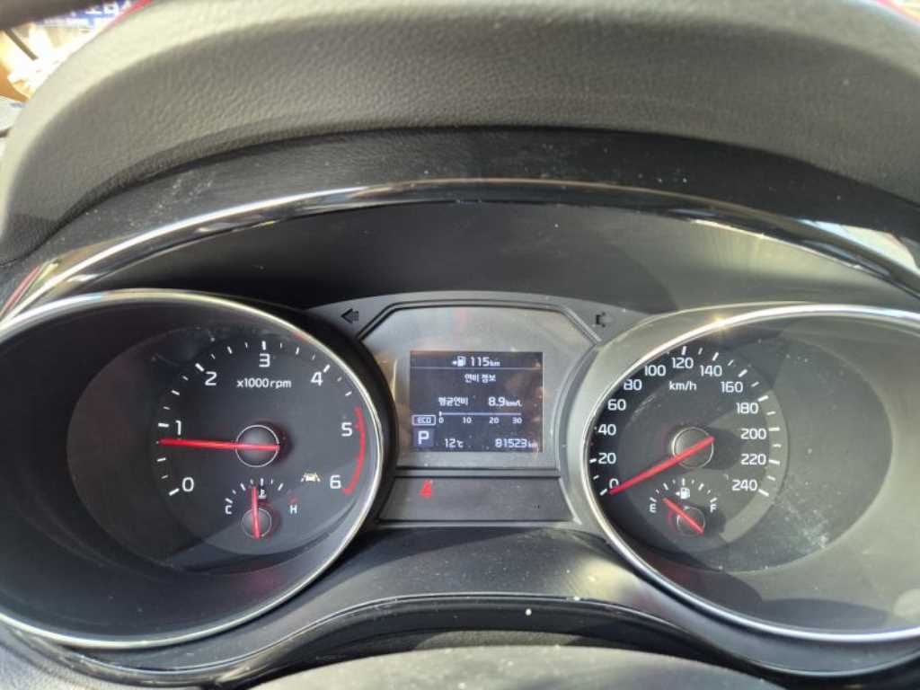 KIA Carnival - Vista 3