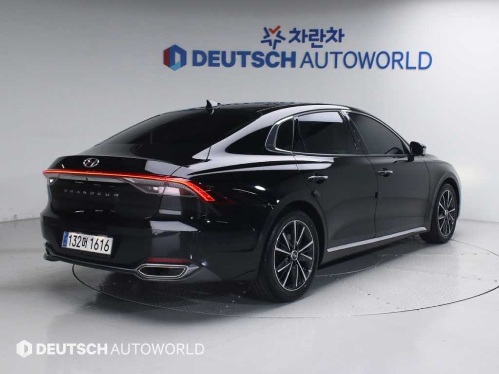 HYUNDAI Grandeur - Vista 2