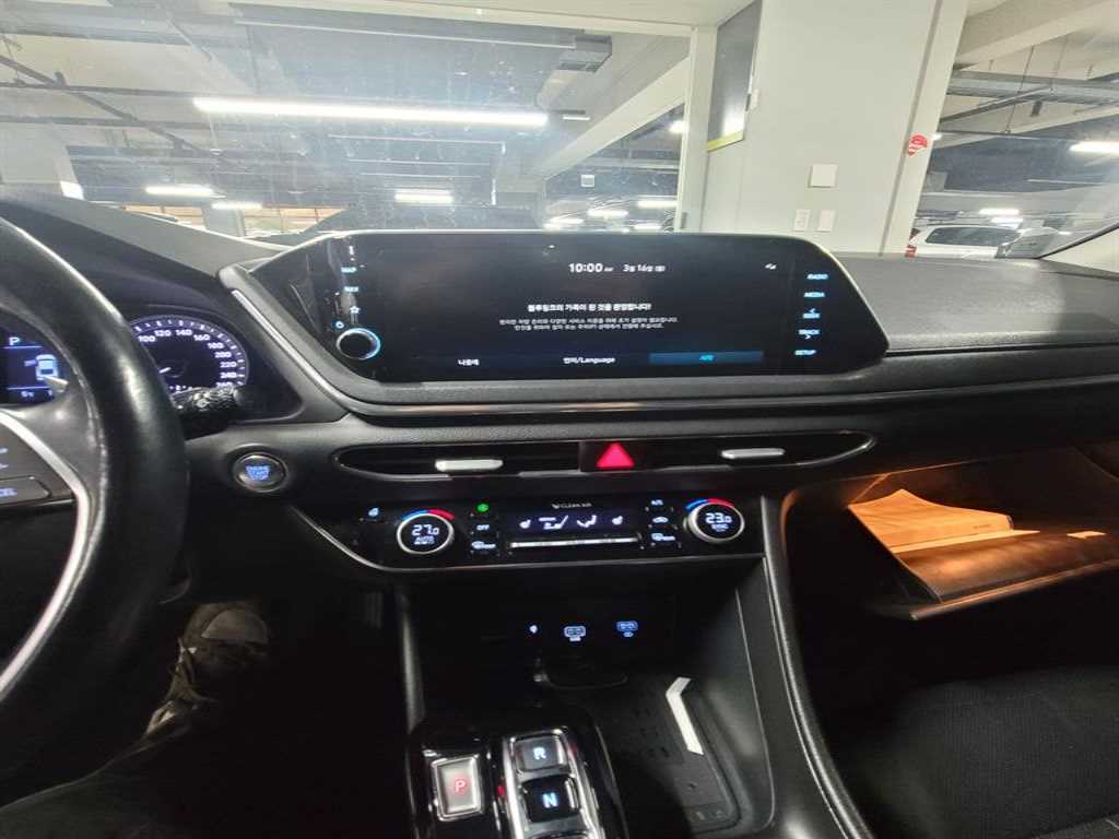 HYUNDAI Sonata - Vista 12